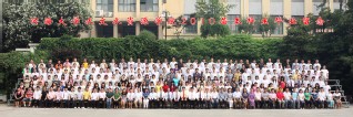 2010届体育博彩平台足投院本科生毕业留念