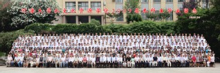 2009届体育博彩平台足投院本科生毕业留念