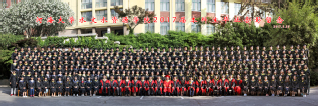 2017届体育博彩平台足投院本科生毕业留念