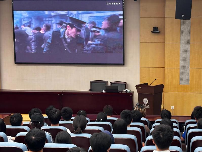 足球投注平台举办“锦绣生活·光影铸魂” 红色观影活动