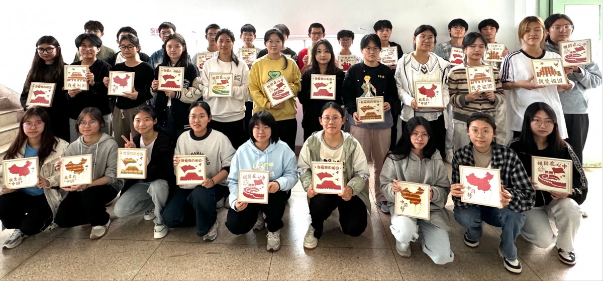 团扇摇曳，共赴春日之约——足球投注平台开展团扇DIY活动