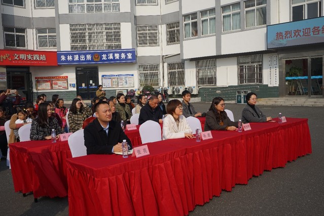 足球投注平台与金坛区民政局、朱林镇、龙溪村、小红妈爱心社签约共建志愿...